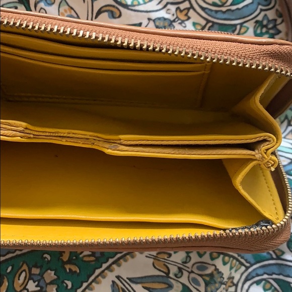 Fossil wristlet wallet LABOR DAY SALE!! - Picture 3 of 4